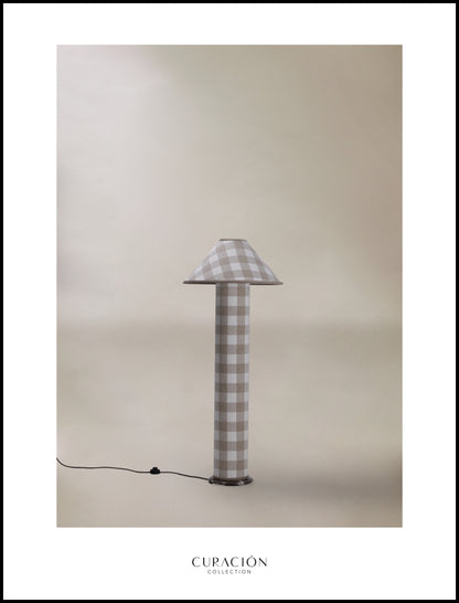 The COLUMN floor lamp in linen