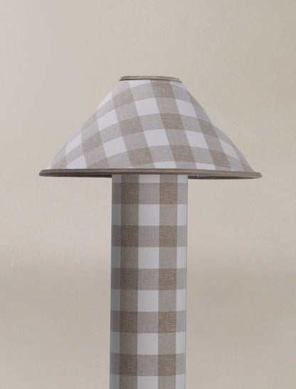 The COLUMN floor lamp in linen