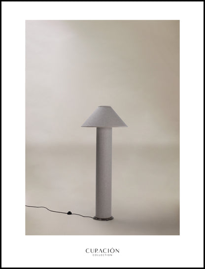 The COLUMN floor lamp in linen